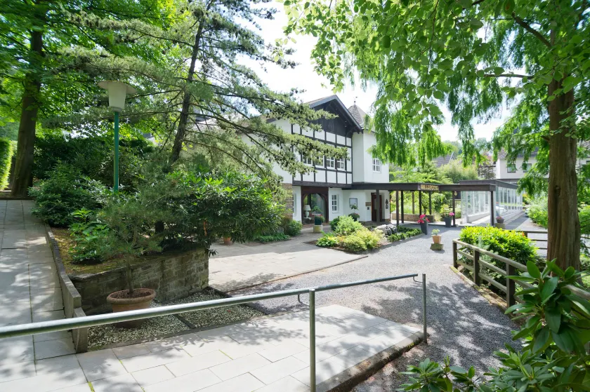 Romantik Waldhotel Mangold - Image 1