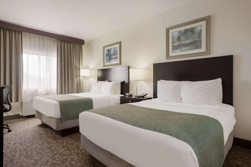 Best Western Kendallville Inn - Image 1