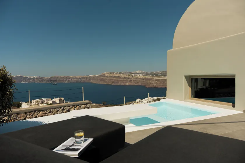 Black Diamond Suites - Image 1