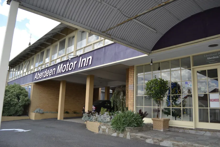 Aberdeen Motor Inn - Image 1