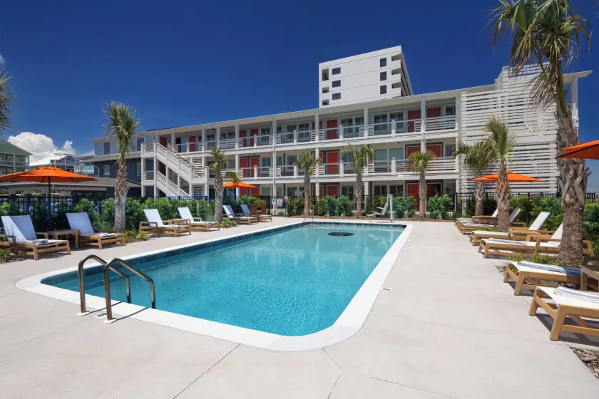 Oceaneer Hotel - Image 1