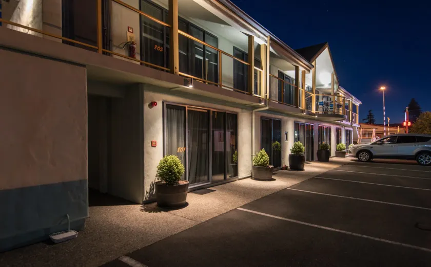 Gladstone Motel - Image 1