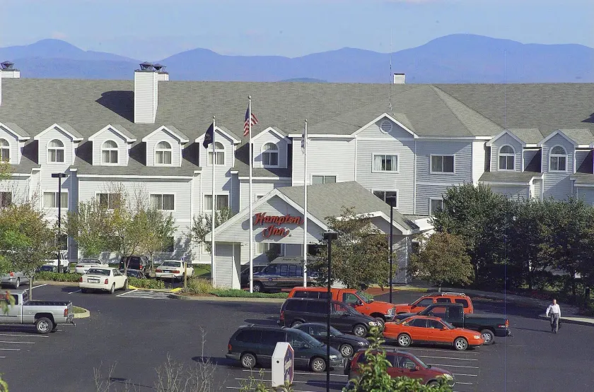 Hampton Inn Colchester - Image 1