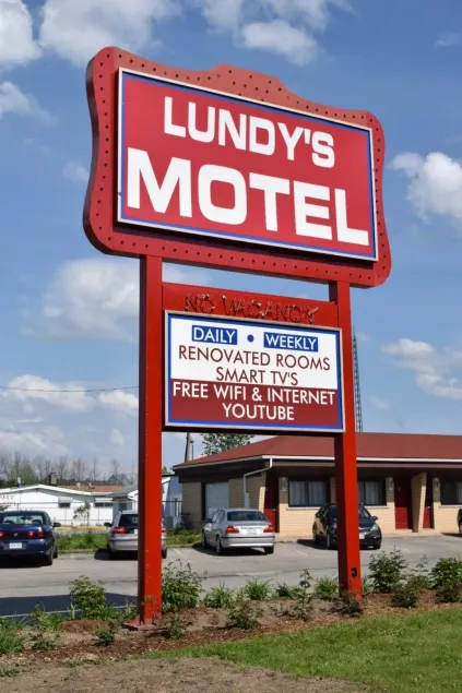 Lundy's Motel - Image 1