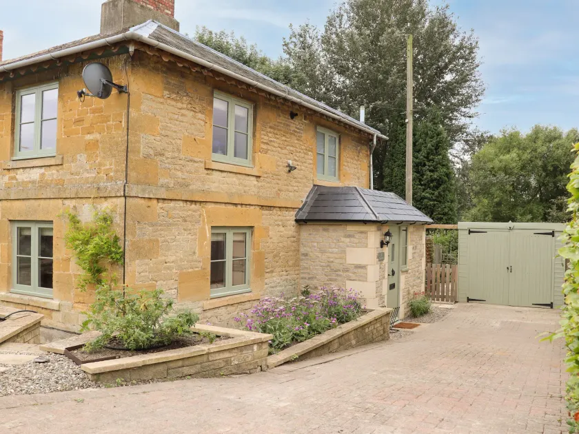 4 Lower Folley - Image 1