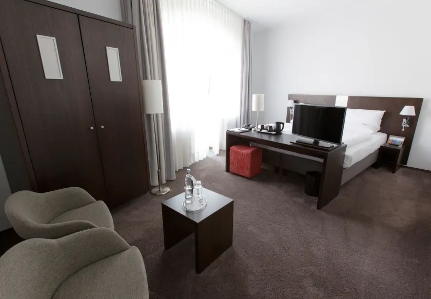 Astor & Aparthotel - Image 1