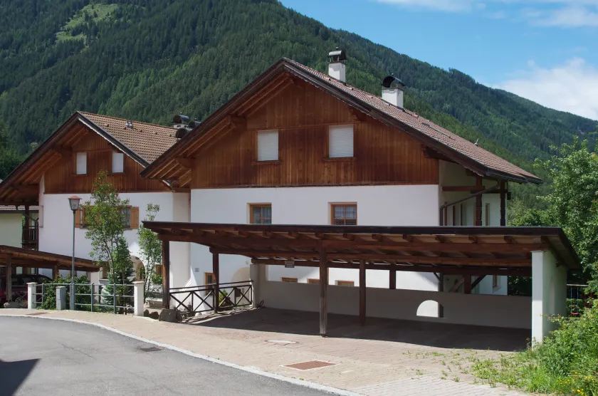 Lusina Apartments - Image 1
