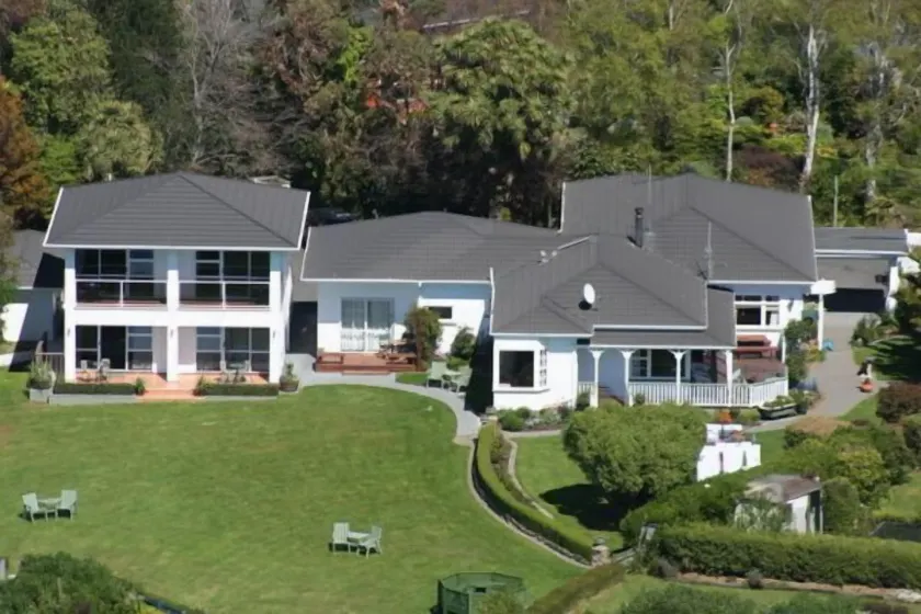 Bendamere House Bed & Breakfast - Image 1