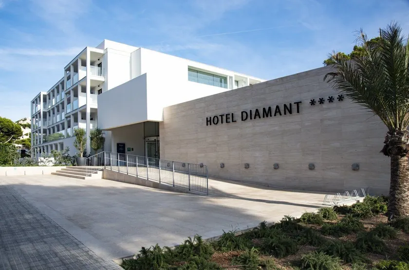 Diamant Hotel & Aparthotel - Image 1