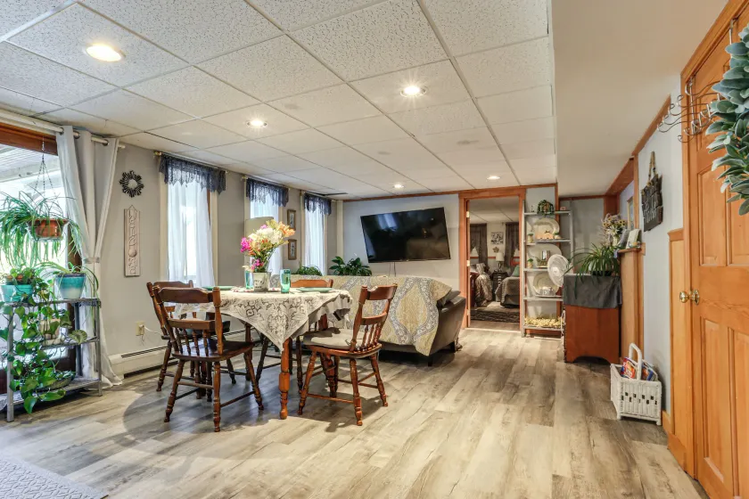 3 Mi to Shore! Searsport Apt w/ Shared Pool - Image 1