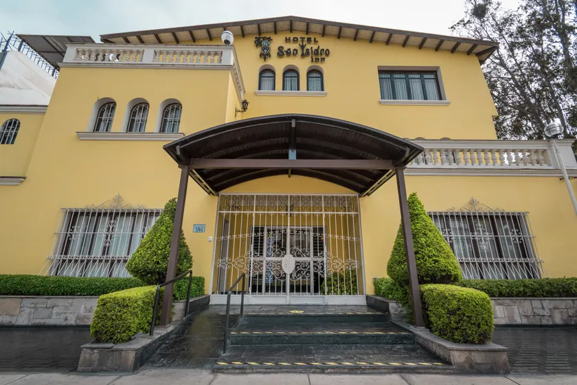 Hotel San Isidro Inn - Image 1