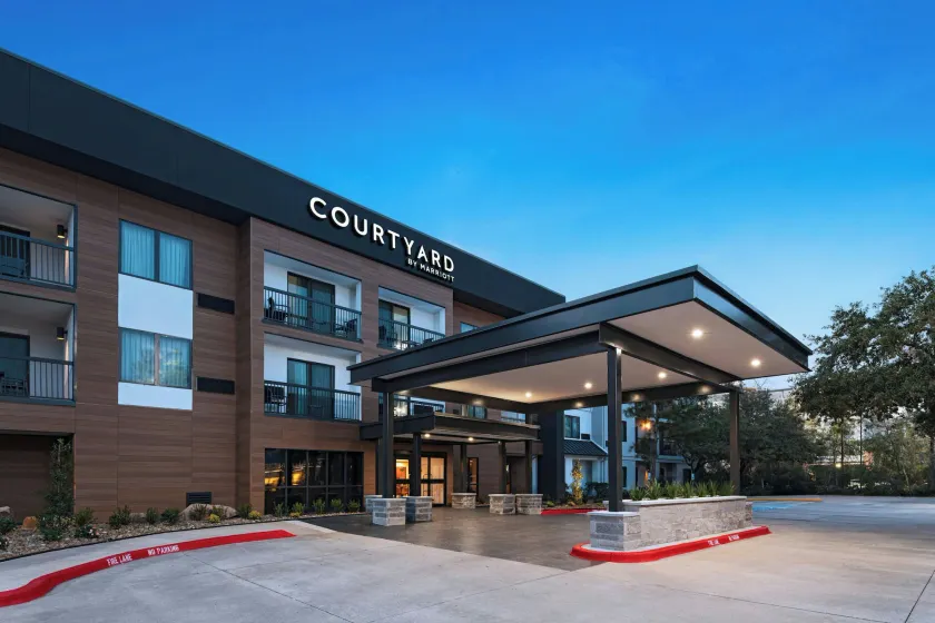 Courtyard Houston The Woodlands - Image 1