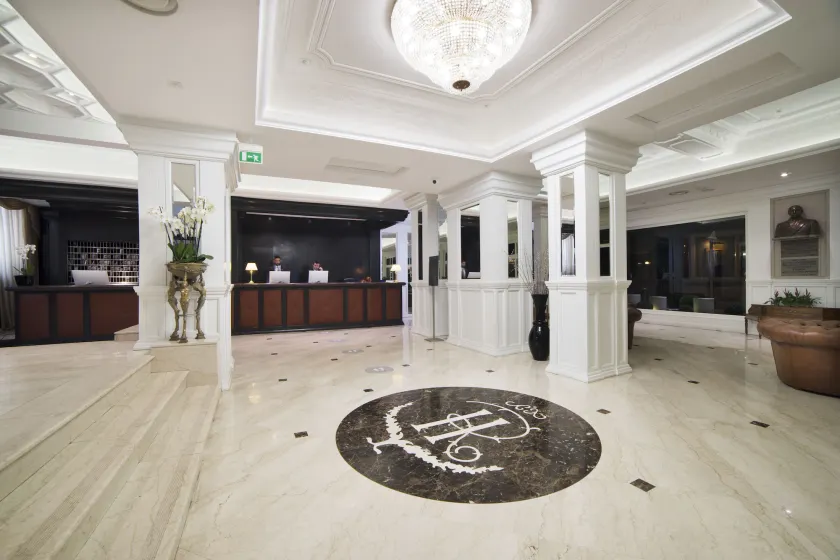 Radisson Blu GHR Rome - Lobby