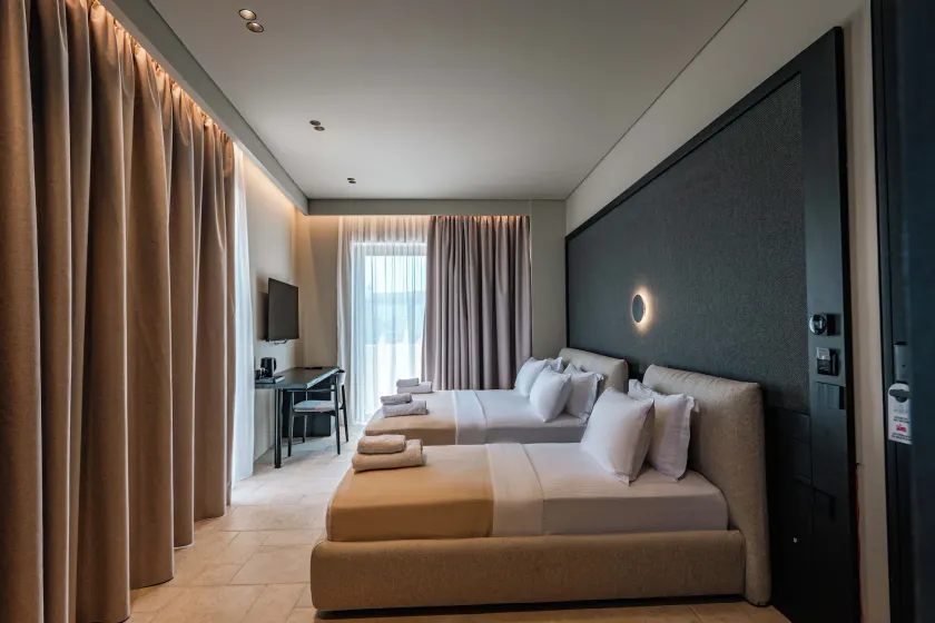 Sondor Hotel - Image 1