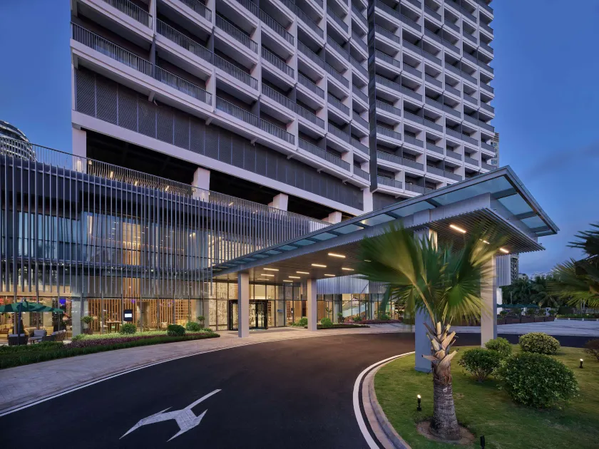 Hilton Garden Inn Sanya - Image 1