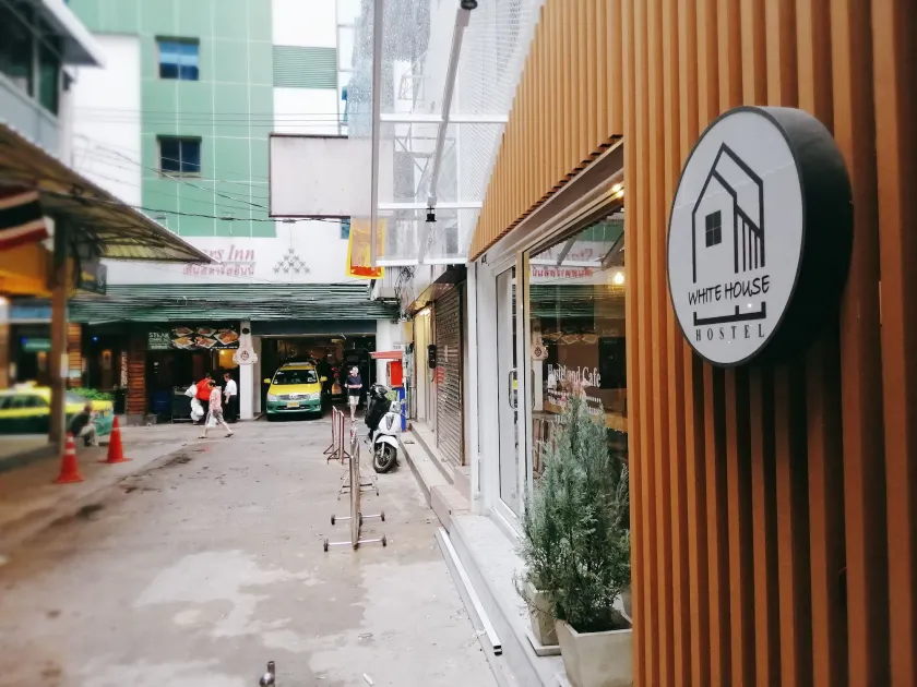 White House Hostel - Image 1