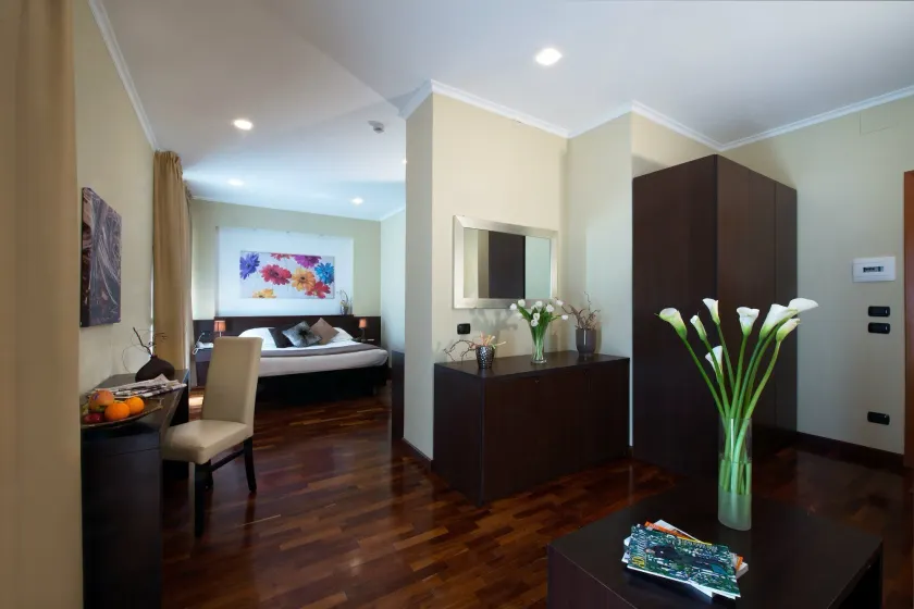Garden Hotel - Image 1