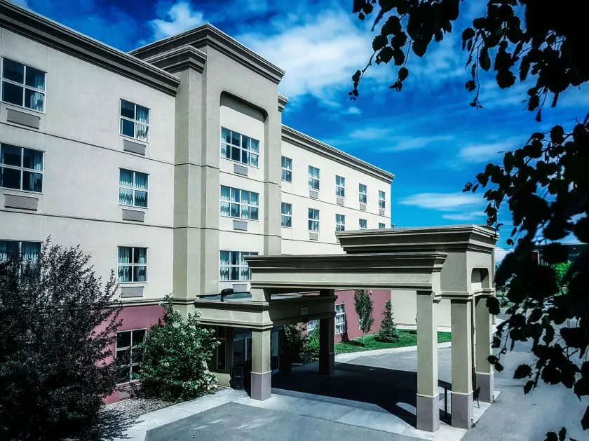 Hampton Inn & Suites by Hilton Edmonton Intl Airport - Image 1