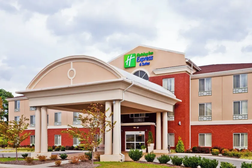 Holiday Inn Express & Suites Dickson by IHG - Image 1