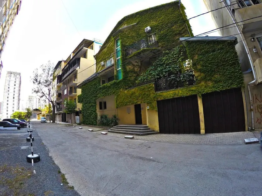 Classical Green Hostel - Image 1