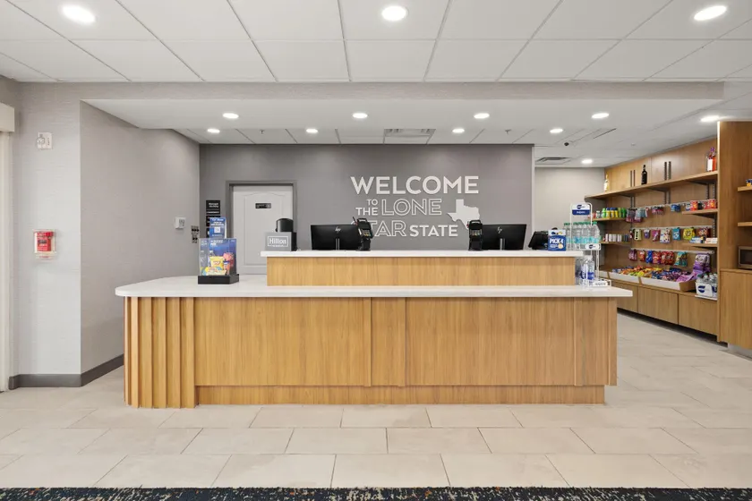 Hampton Inn & Suites McAllen - Image 1