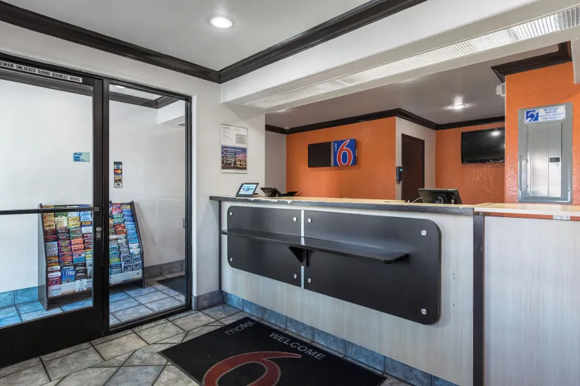 Motel 6 Riverside, CA - UCR East - Réception