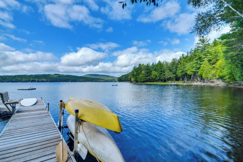 Beautiful Embden Pond Cabin w/ Dock & Kayaks! - Innenbereich