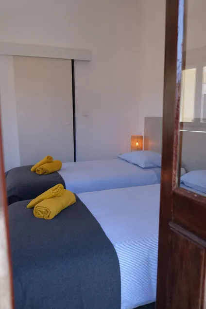 Yellow Inn Aveiro - Image 1
