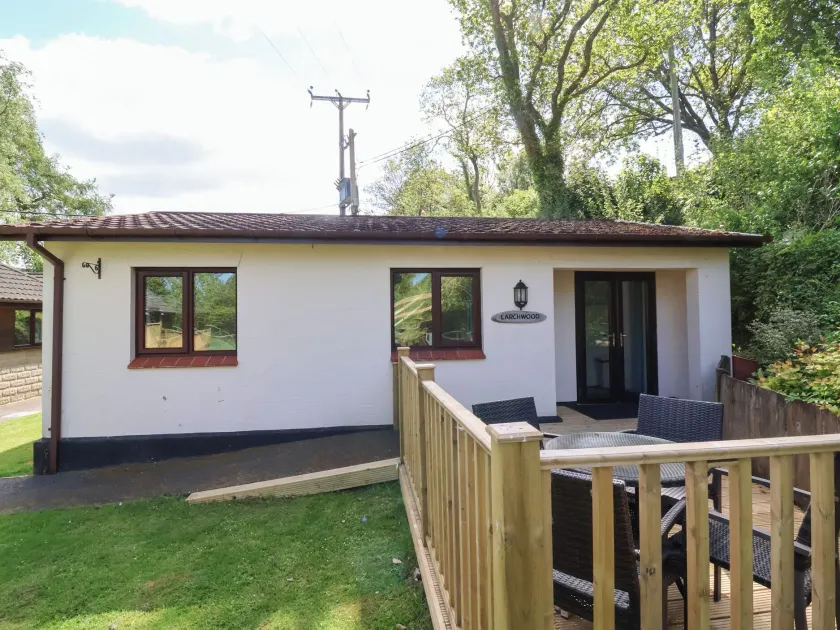 Larchwood Lodge Manleigh Park - Image 1