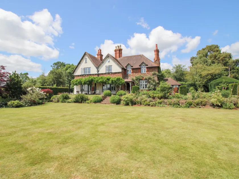 Uplands Guest House - Image 1