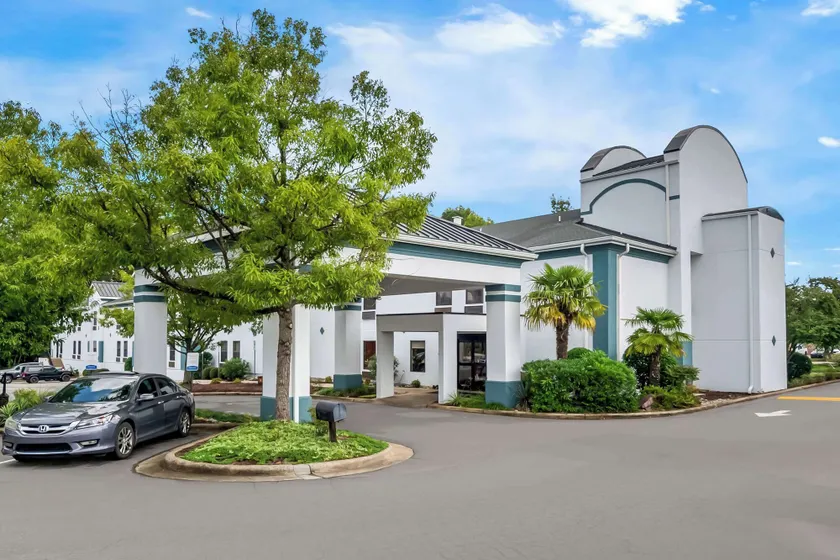 Clarion Pointe Apex - Holly Springs - Image 1