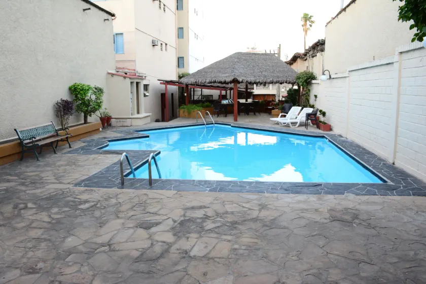 La Siesta Hotel - Image 1
