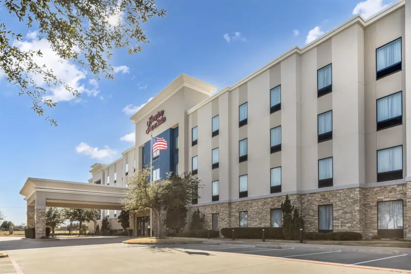 Hampton Inn & Suites Dallas/Plano-East - Image 1