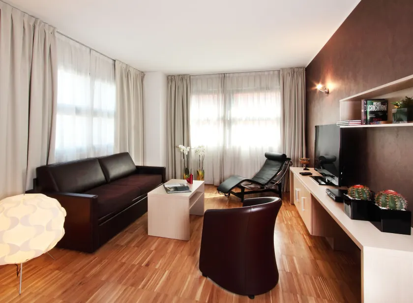 Euro Hotel Residence - Image 1