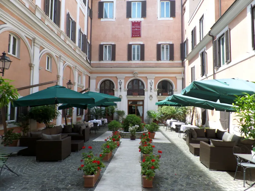 Relais Hotel Antico Palazzo Rospigliosi - Image 1