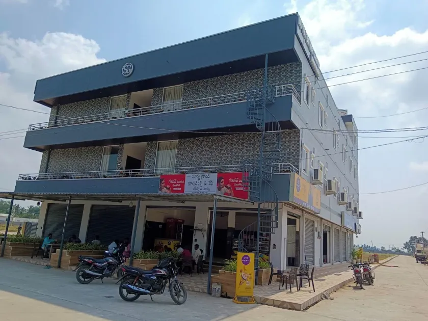 Hotel Surya Grand - Image 1