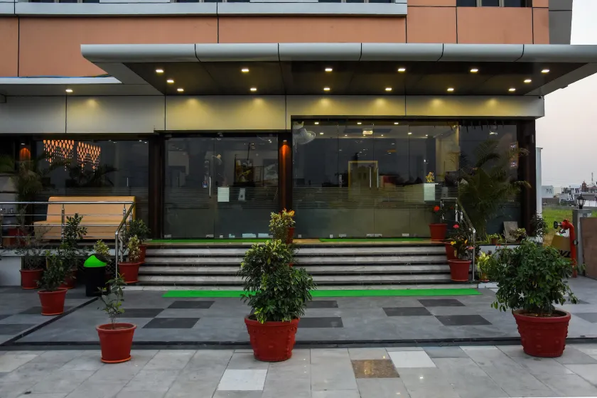 Hotel Shyam Palace - Image 1