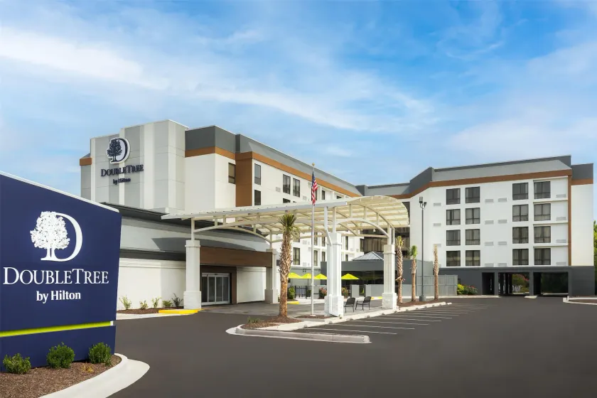 DoubleTree by Hilton Wilmington, NC - Image 1