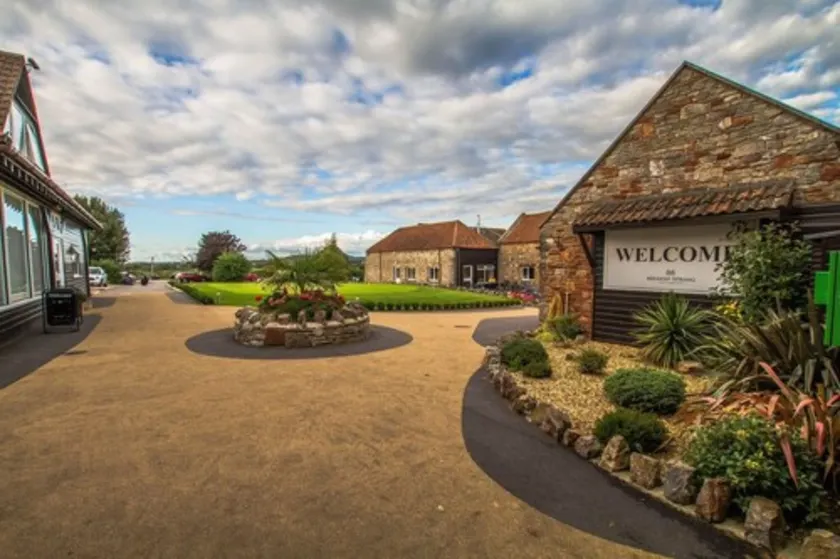 Mendip Spring Golf and Country Club - Image 1