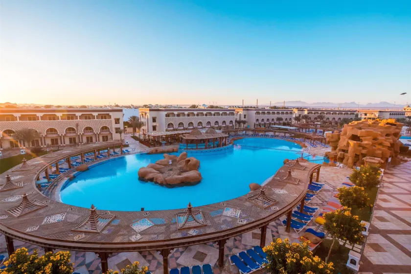Sunrise Mamlouk Palace Resort - Image 1