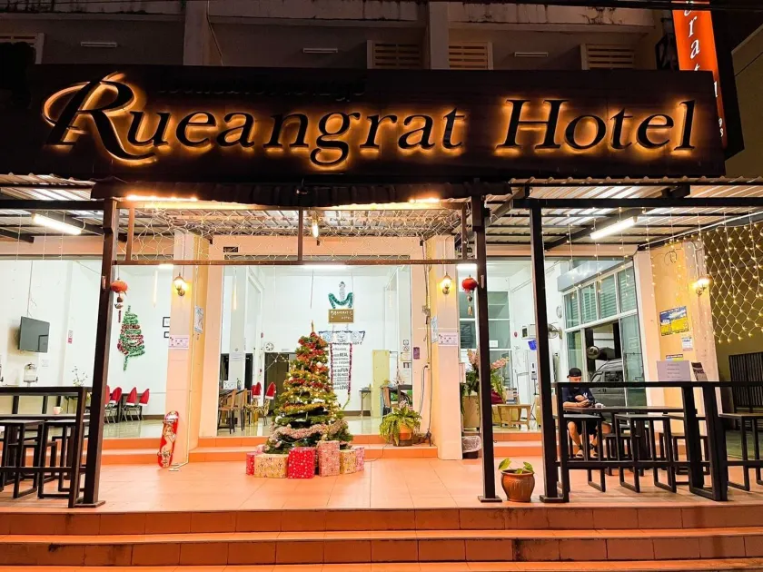 Rueangrat Hotel - Image 1