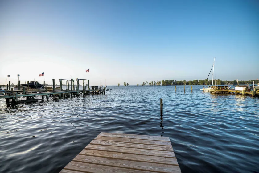 Waterfront Edenton Bay Cottage - Walk to Dtwn - Image 1