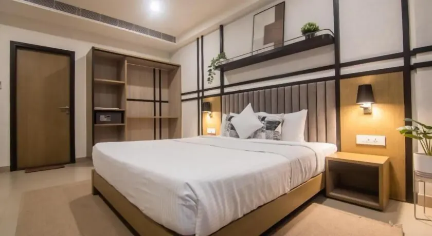 Purple Cloud Hotel - Image 1