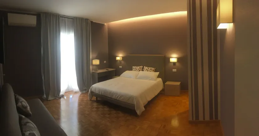 Robin Rooms - Image 1