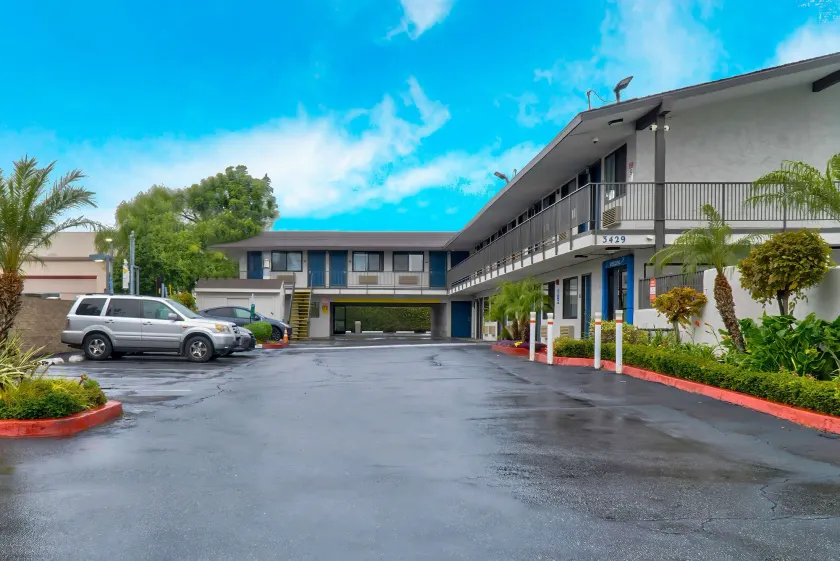 Motel 6-El Monte, CA - Los Angeles - Image 1