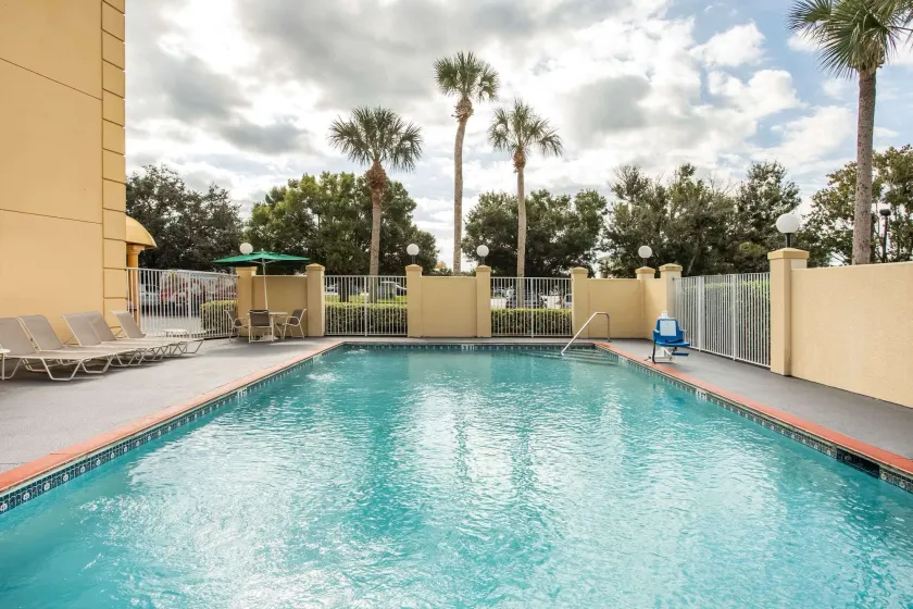 La Quinta by Wyndham Melbourne Viera - Image 1
