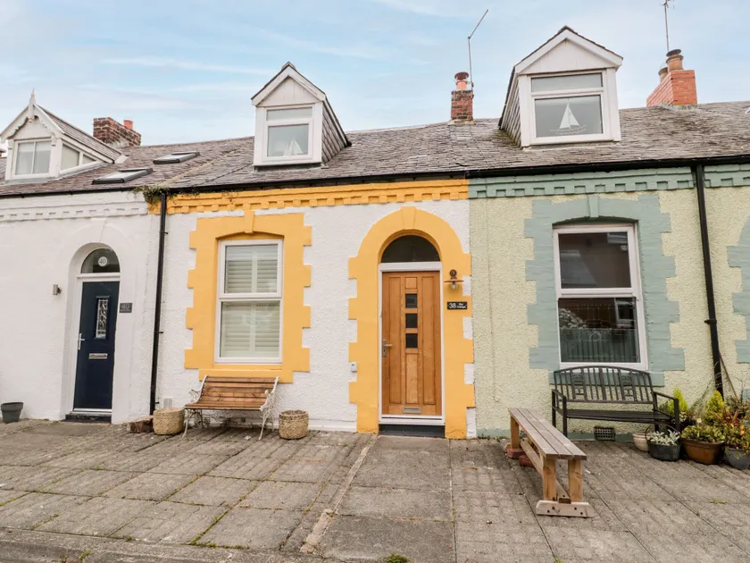 Bay Cottage - Image 1