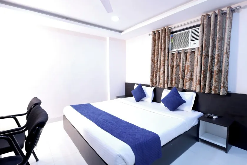 Hotel Diamond Residency - Image 1