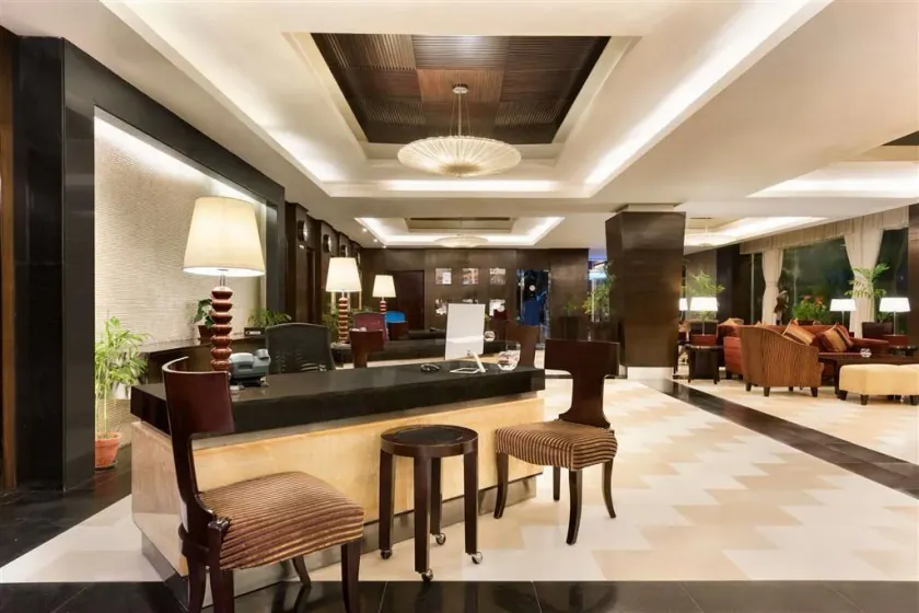 Ramada Plaza by Wyndham Karachi Airport Hotel - Lobby