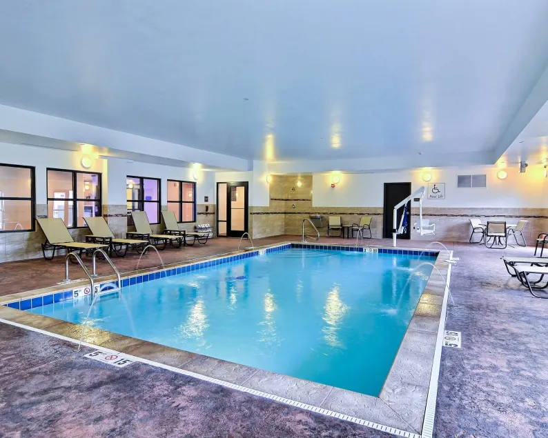 Comfort Suites Uniontown - Image 1